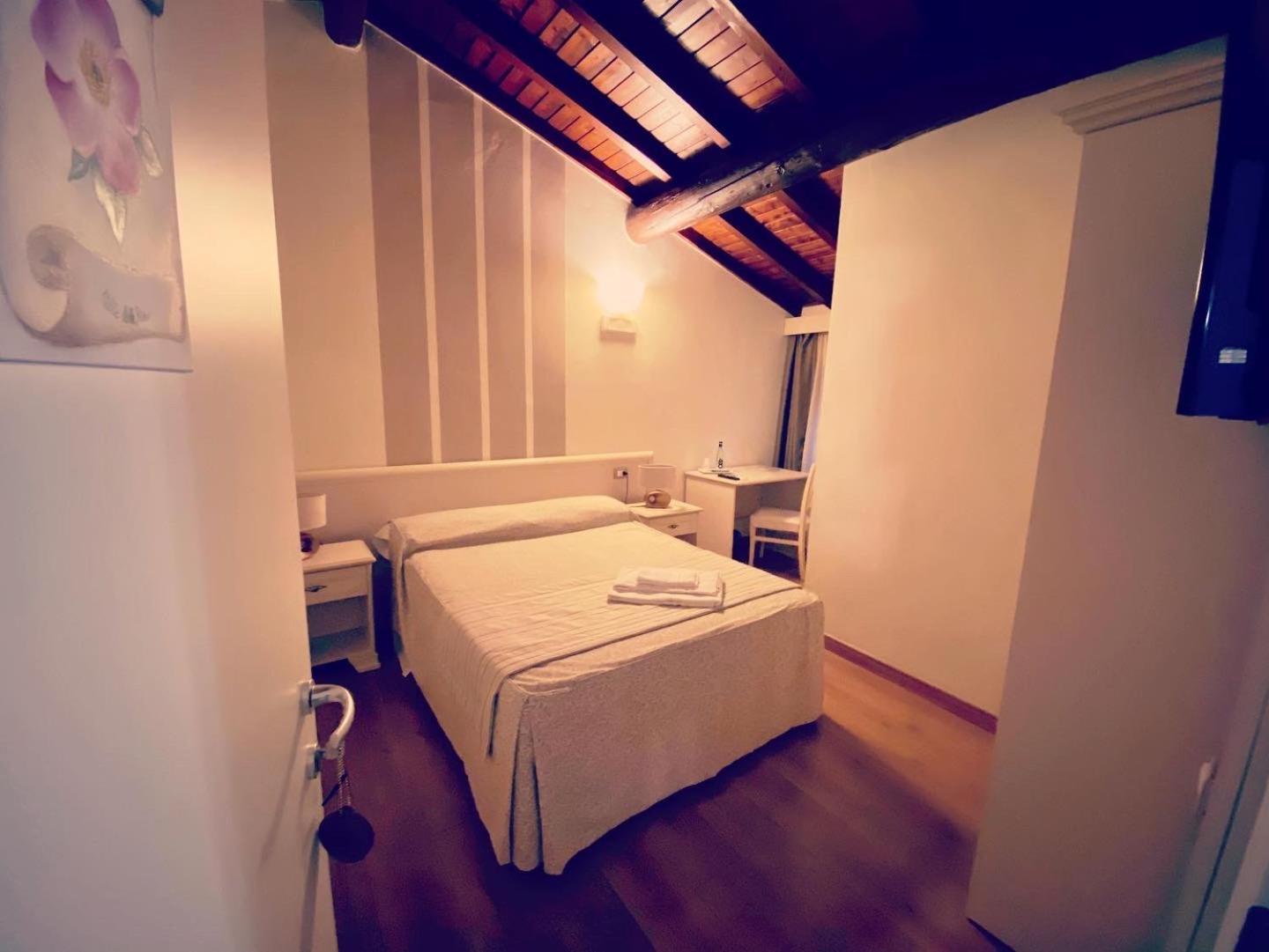 B&B Corte Delle Rose Castiglione Delle Stiviere Exteriör bild