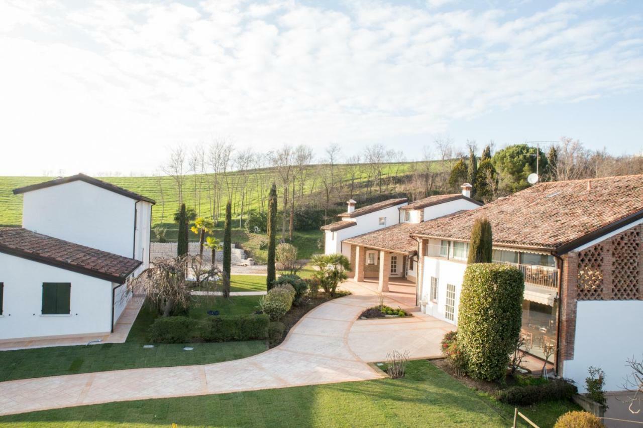 B&B Corte Delle Rose Castiglione Delle Stiviere Exteriör bild