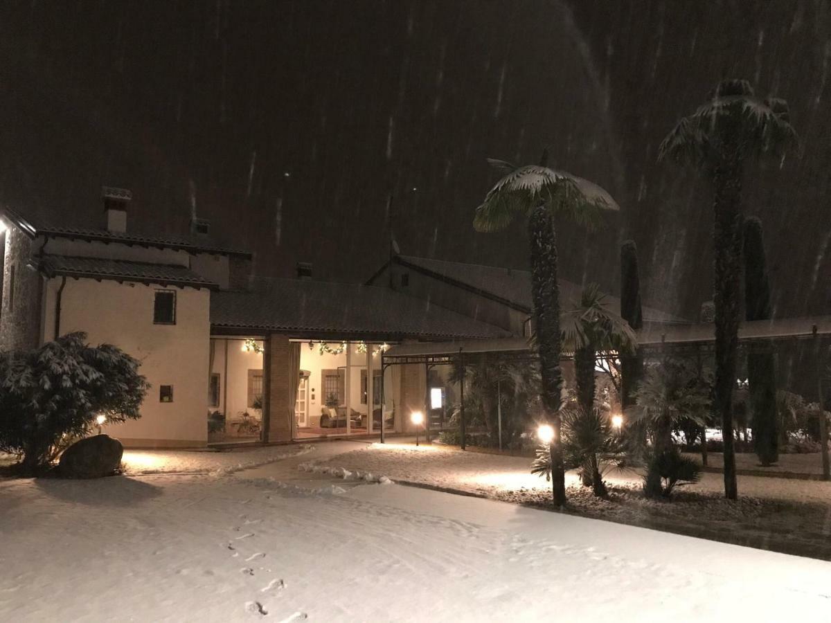 B&B Corte Delle Rose Castiglione Delle Stiviere Exteriör bild