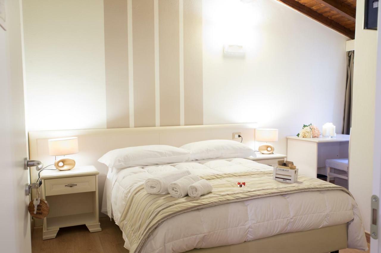 B&B Corte Delle Rose Castiglione Delle Stiviere Exteriör bild